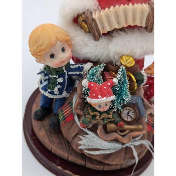 Le Jardine French Collection Christmas Scene Santa & Children with Musical Base - Picture 5 of 16
